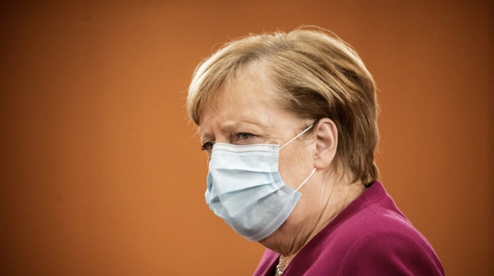 Merkel-mondkapje-700